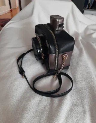 Borsa Carpisa a forma di macchina fotografica