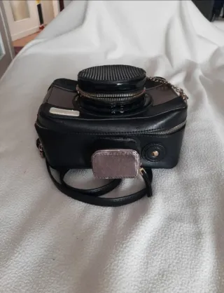 Borsa Carpisa a forma di macchina fotografica