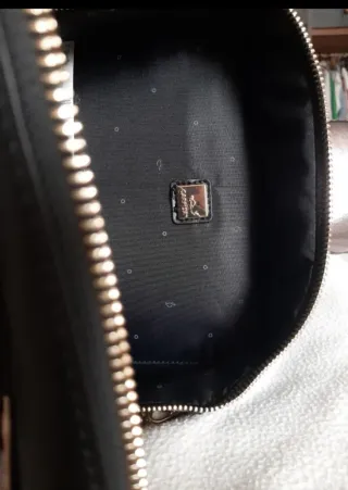 Borsa Carpisa a forma di macchina fotografica