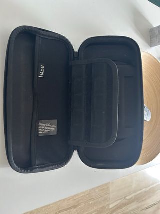 Nintendo Switch con todo incluido funda y cables