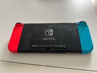 Nintendo Switch con todo incluido funda y cables