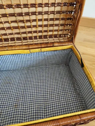 Maletín de mimbre y cuero