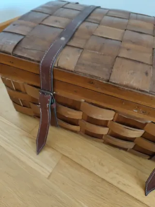 Maletín de mimbre y cuero