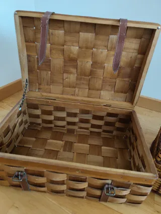 Maletín de mimbre y cuero