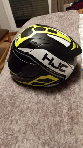 Casco de moto HJC negro y amarillo