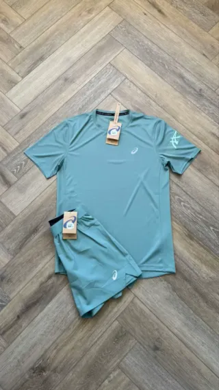 Conjunto deportivo Asics