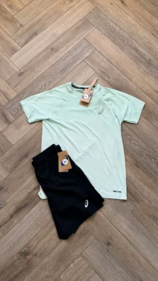 Conjunto deportivo Asics