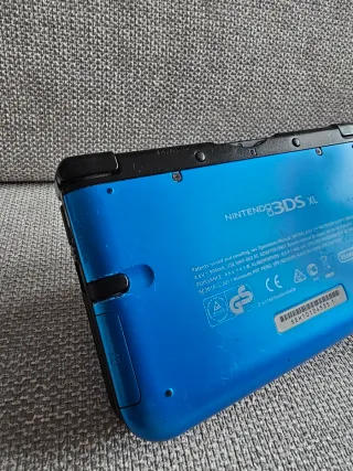 Nintendo 3DS XL Blu con caricatore