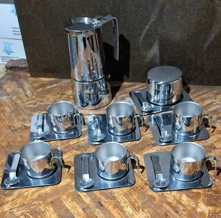 Servizio tazzine caffè con caffettiera, in acciaio