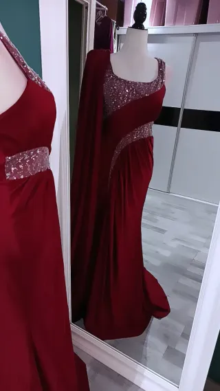 Vestido de fiesta rojo con lentejuelas