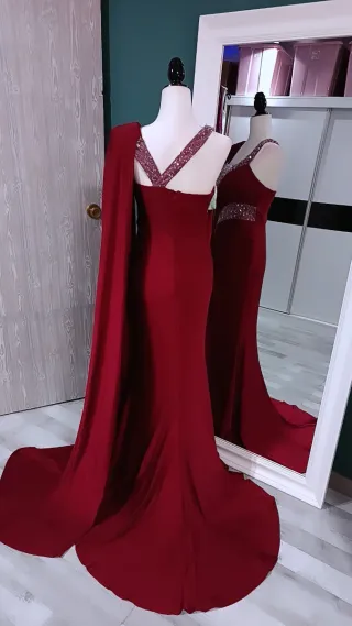 Vestido de fiesta rojo con lentejuelas