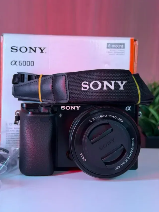 SEMINUEVA Sony a6000 + Lente 16-50mm