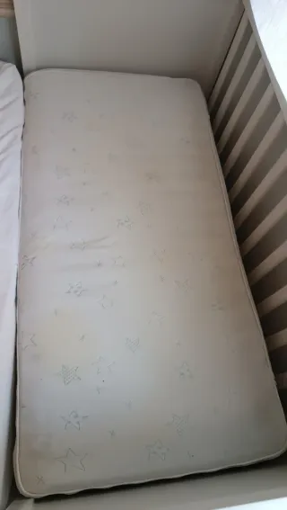 Cuna Ikea + Colchón y Sábanas