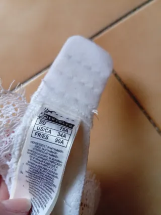 Sujetador blanco super push Up 90A de encaje