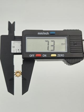 Pendientes Oro 18K Flor 0,58gr 0,7cm