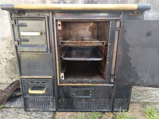 Cocina de leña antigua