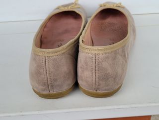Bailarinas beige y doradas