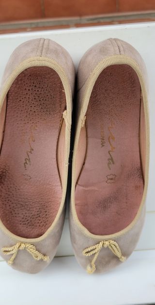 Bailarinas beige y doradas