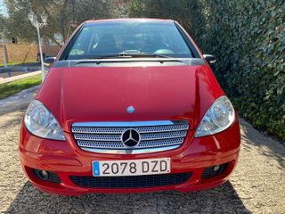 Mercedes-Benz Clase A180 black and red 2006