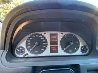 Mercedes-Benz Clase A180 black and red 2006