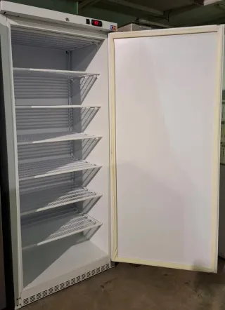 Congelador vertical con display digital