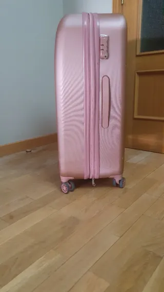 Maleta grande rígida con ruedas