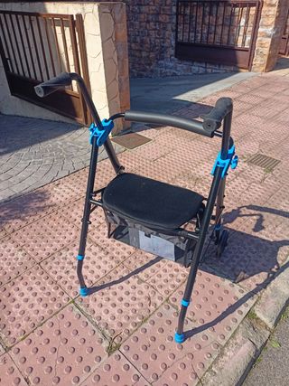 Andador Plegable con Asiento y Ruedas