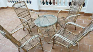 Conjunto terraza ratán y cristal 50€