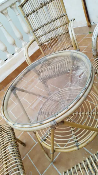 Conjunto terraza ratán y cristal 50€