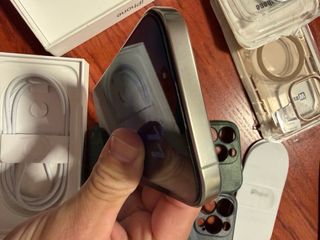 iPhone 16 Pro 256GB Argento con Accessori