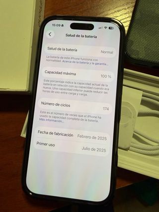 iPhone 16 Pro 256GB Argento con Accessori