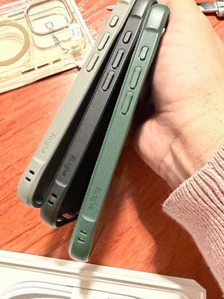 iPhone 16 Pro 256GB Argento con Accessori