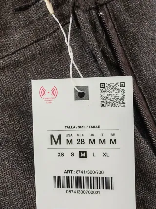 Pantalón pinzas Zara