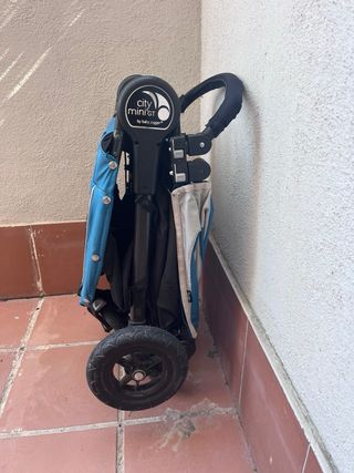 Carrito City Mini GT con Capazo y plásticos lluvia