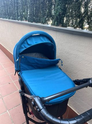 Carrito City Mini GT con Capazo y plásticos lluvia