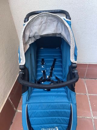 Carrito City Mini GT con Capazo y plásticos lluvia