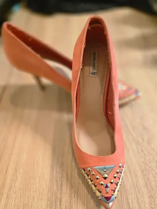 Zapatos de tacón elegantes