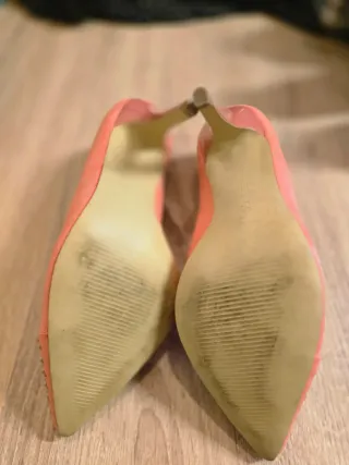 Zapatos de tacón elegantes