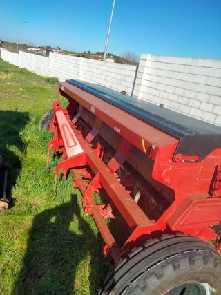 Sembradora en buen estado