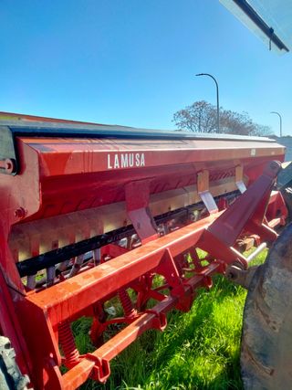 Sembradora en buen estado