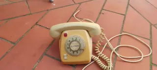 Dos Teléfonos antiguo beige