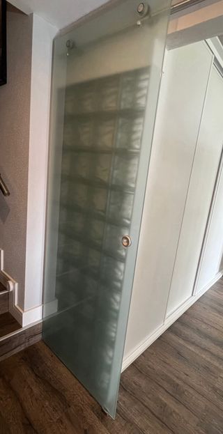 Puerta corredera de cristal