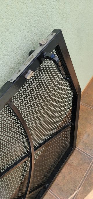 Puerta de valla metálica