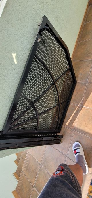 Puerta de valla metálica