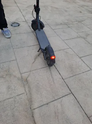 Monopatín Eléctrico Xiaomi 4 con casco con luz