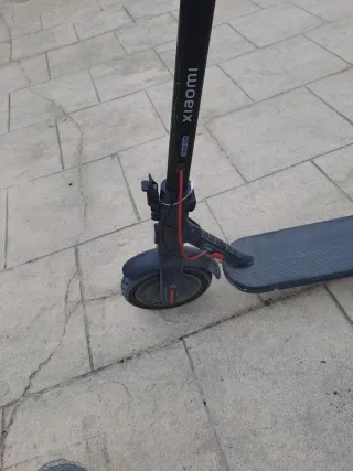 Monopatín Eléctrico Xiaomi 4 con casco con luz