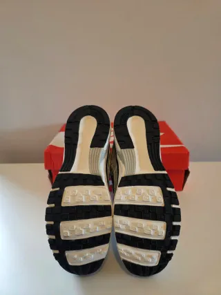 Nike P-6000 Prata e Preto