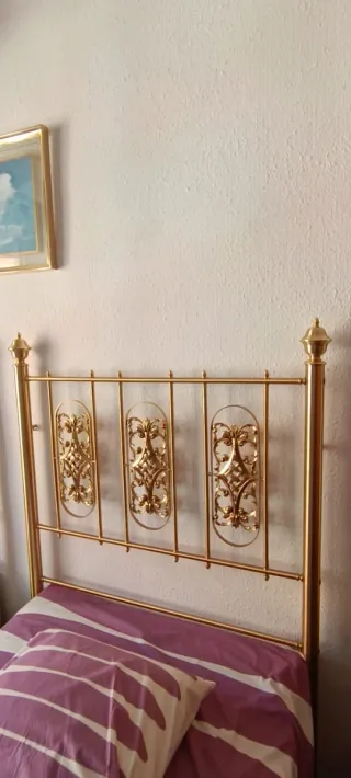 Camas antiguas de caño con elástico