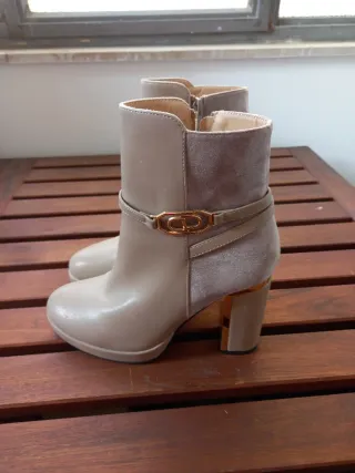 Stivaletti donna beige/oro n.39