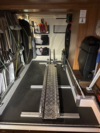 Porta motos para garaje de autocaravana